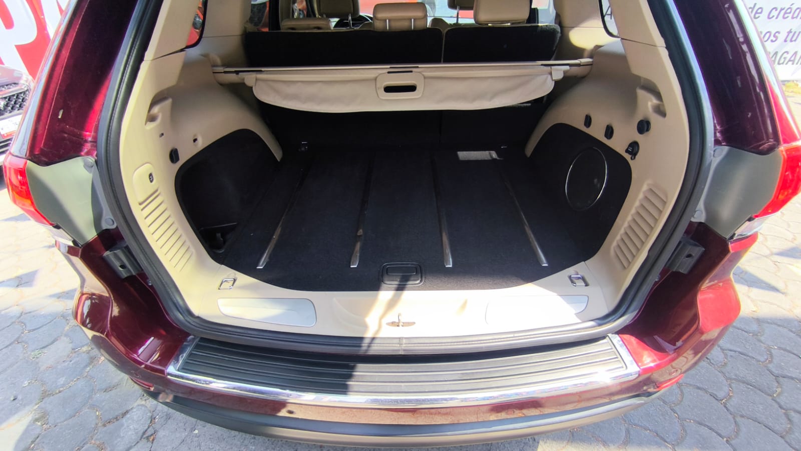 2017 Jeep Grand Cherokee LIMITED LUJO ADVANCE, V8, 5.7L, 360 CP, 5 PUERTAS, AUT, 4X4