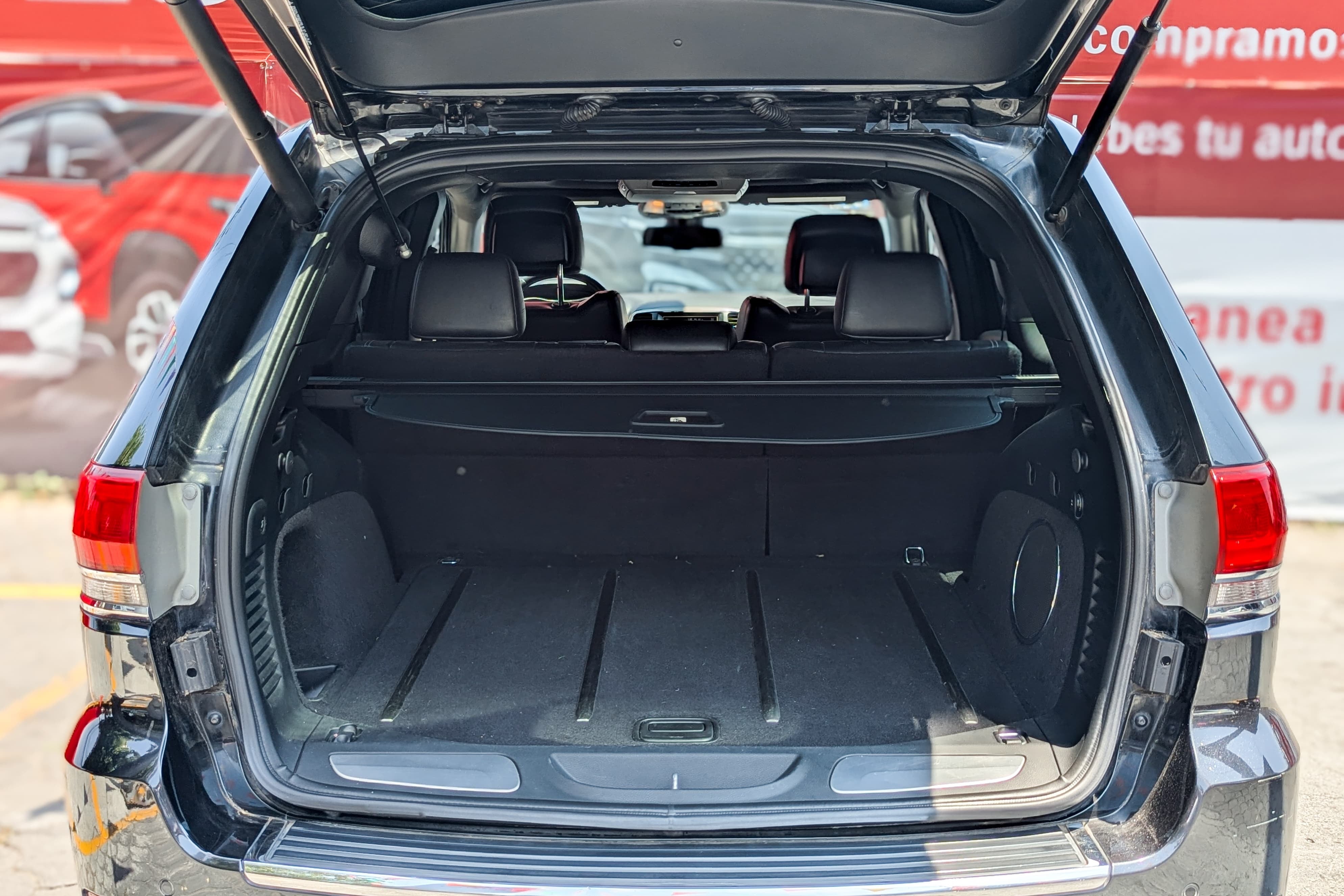 2015 Jeep Grand Cherokee LIMITED LUJO, V8, 5.7L, 360 CP, 5 PUERTAS, AUT