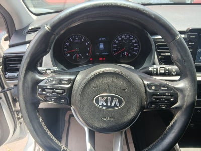 2018 Kia Rio EX, L4, 1.6L, 121 CP, 5 PUERTAS, STD