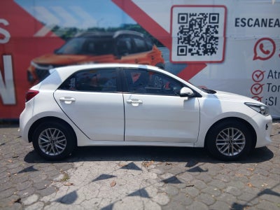 2018 Kia Rio EX, L4, 1.6L, 121 CP, 5 PUERTAS, STD