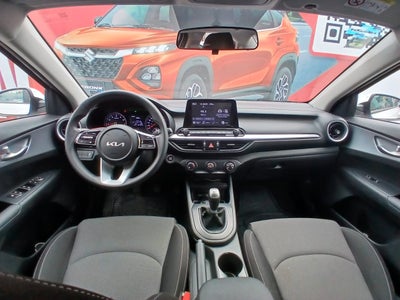 2023 Kia Forte LX, L4, 2.0L, 147 CP, 4 PUERTAS, STD