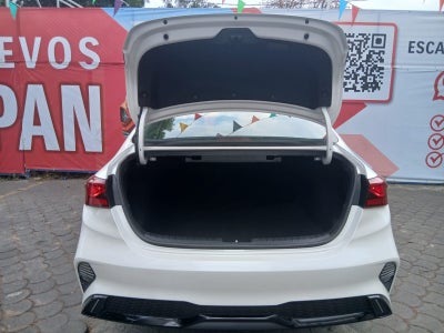 2023 Kia Forte LX, L4, 2.0L, 147 CP, 4 PUERTAS, STD