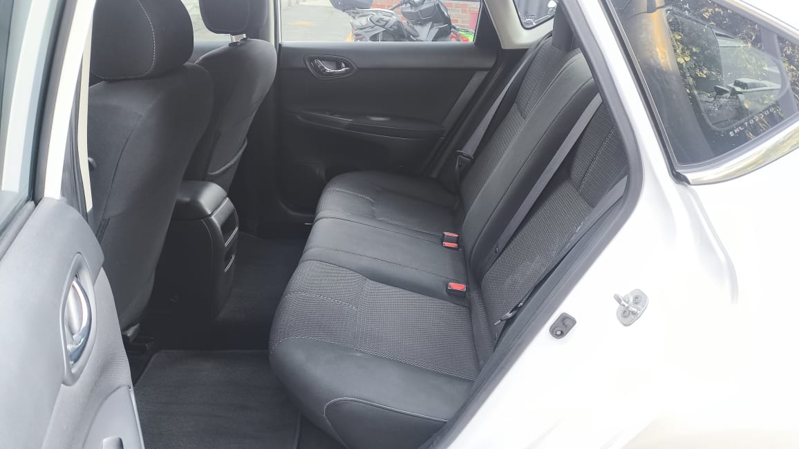 2017 Nissan Sentra SENSE L4 1.8L 129 CP 4 PUERTAS AUT BA AA