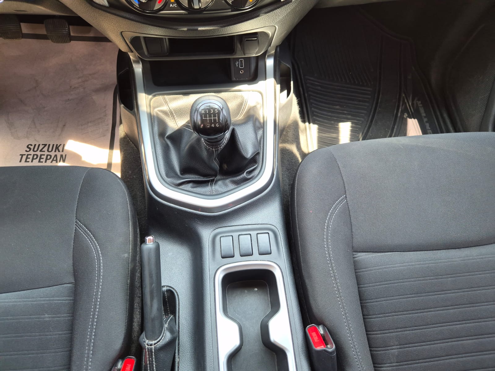 2023 Nissan Frontier FRONTIER LE TM '23