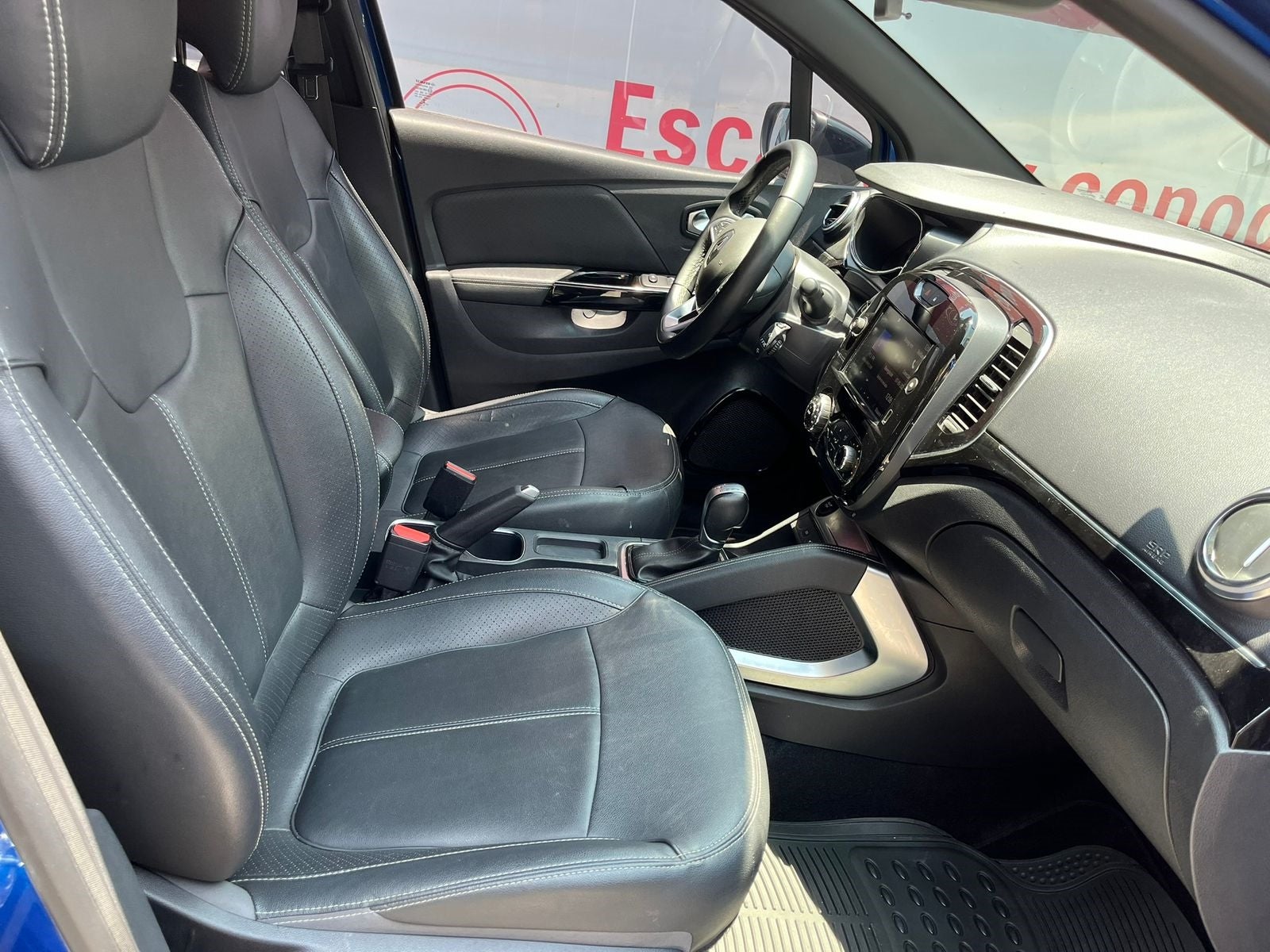 2022 Renault Captur ICONIC PLUS, L4, 1.3T, 154 CP, 5 PUERTAS, AUT, BA, AA