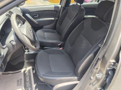 2017 Renault Logan EXPRESSION L4 1.6L 100 CP 4 PUERTAS AUT BA AA