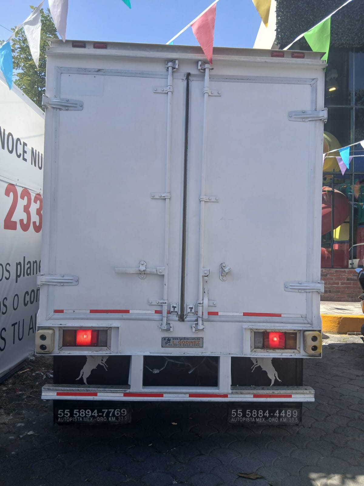2022 Isuzu ELF 100 BASE, 3.0T, 2 PUERTAS, STD