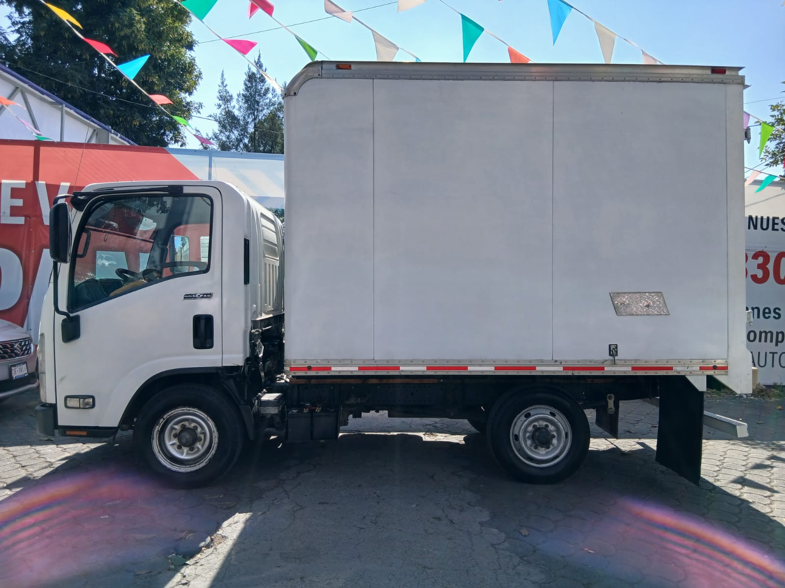 2022 Isuzu ELF 100 BASE, 3.0T, 2 PUERTAS, STD