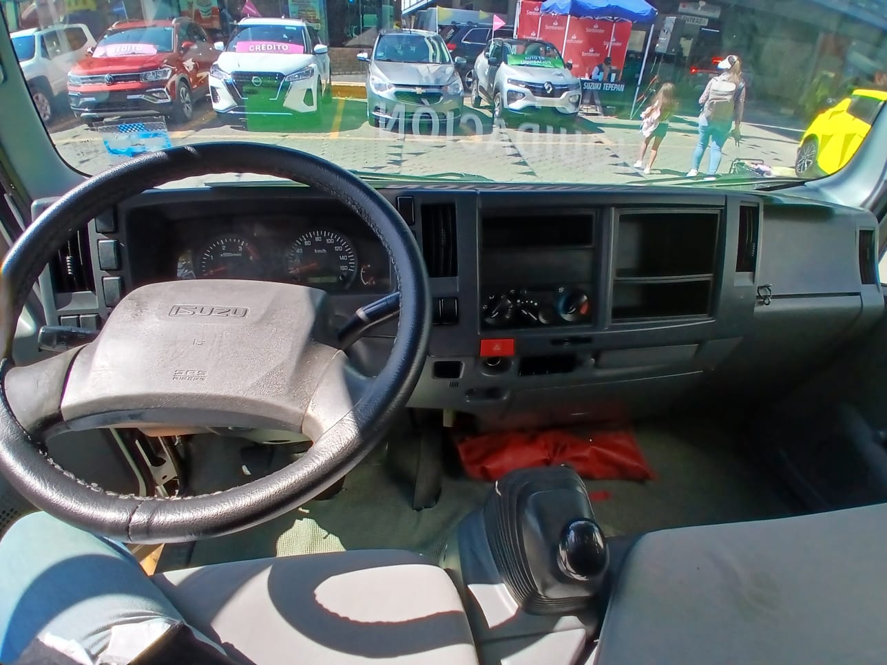 2022 Isuzu ELF 100 BASE, 3.0T, 2 PUERTAS, STD