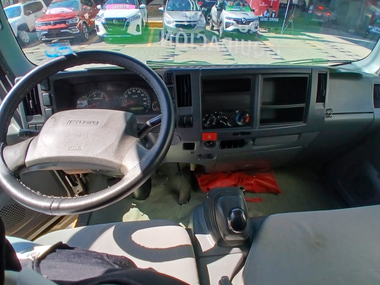 2022 Isuzu ELF 100 BASE, 3.0T, 2 PUERTAS, STD