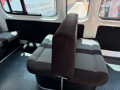 2023 Nissan Urvan URVAN PANEL VENTANAS AMPLIA '23