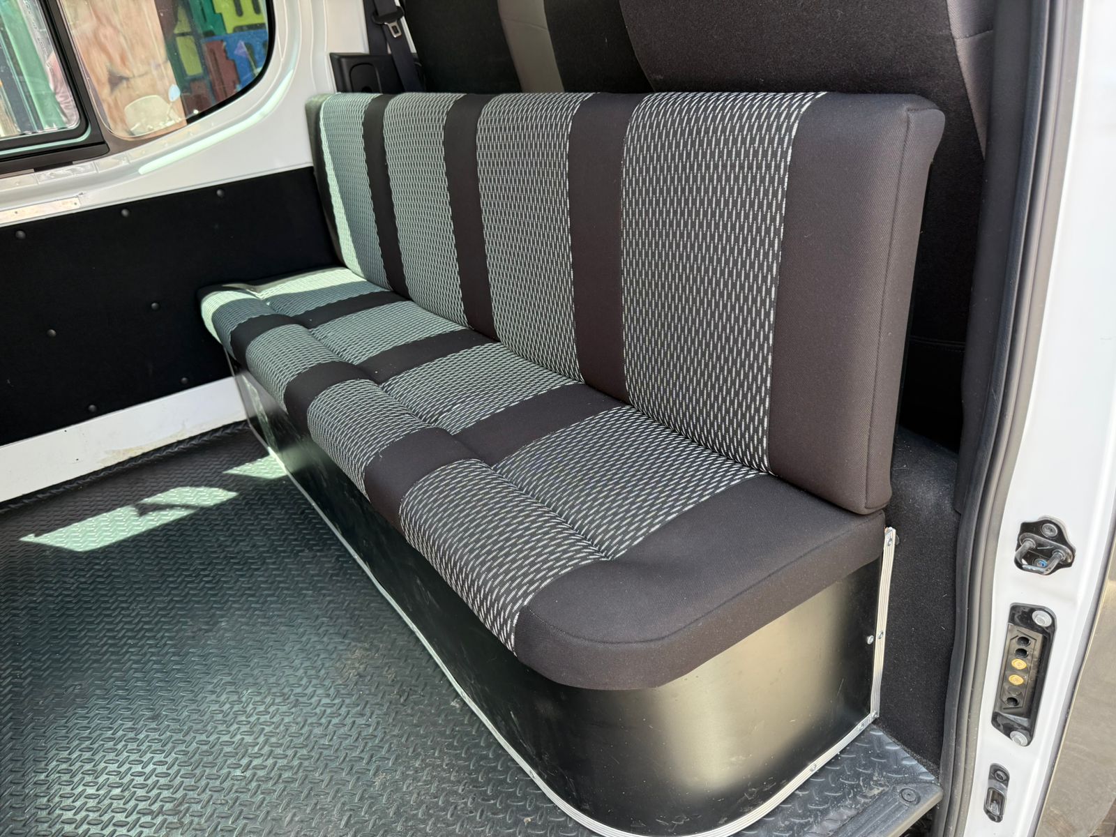 2023 Nissan Urvan URVAN PANEL VENTANAS AMPLIA '23