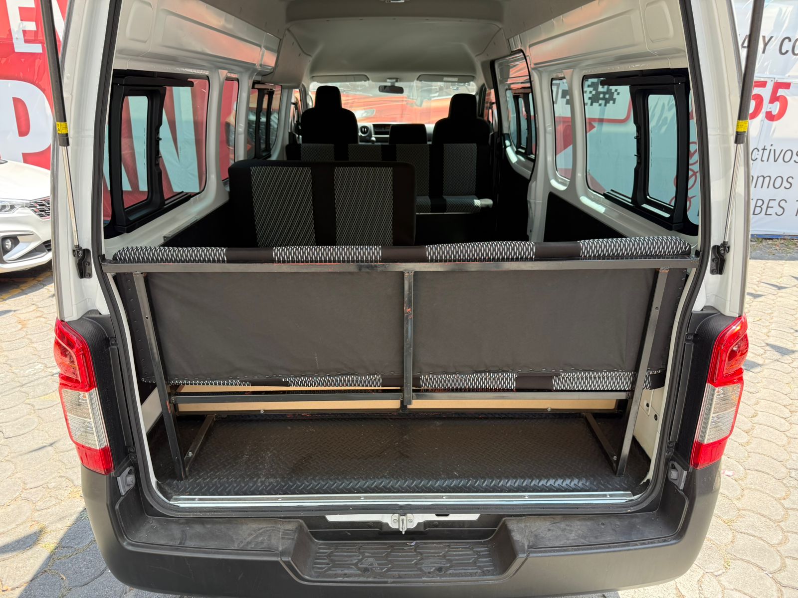2023 Nissan Urvan URVAN PANEL VENTANAS AMPLIA '23