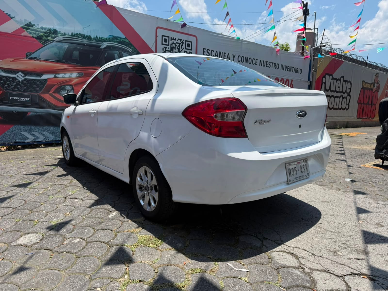 2017 Ford Figo TITANIUM L4 1.5L 105 CP 4 PUERTAS AUT BA AA