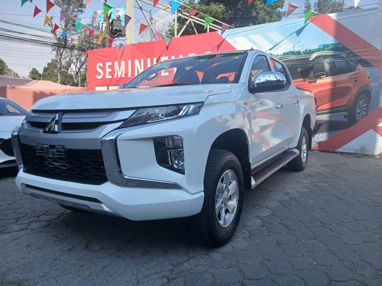 2022 Mitsubishi L200 GLX, L4, 2.4L, 126 CP, 4 PUERTAS, STD