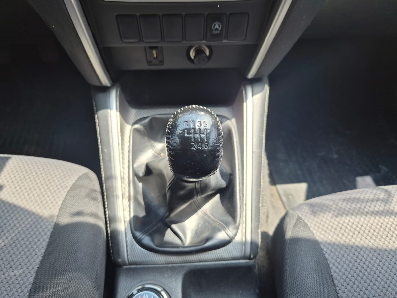 2023 Mitsubishi L200 GLX, L4, 2.4L, 178 CP, 4 PUERTAS, STD, DIESEL