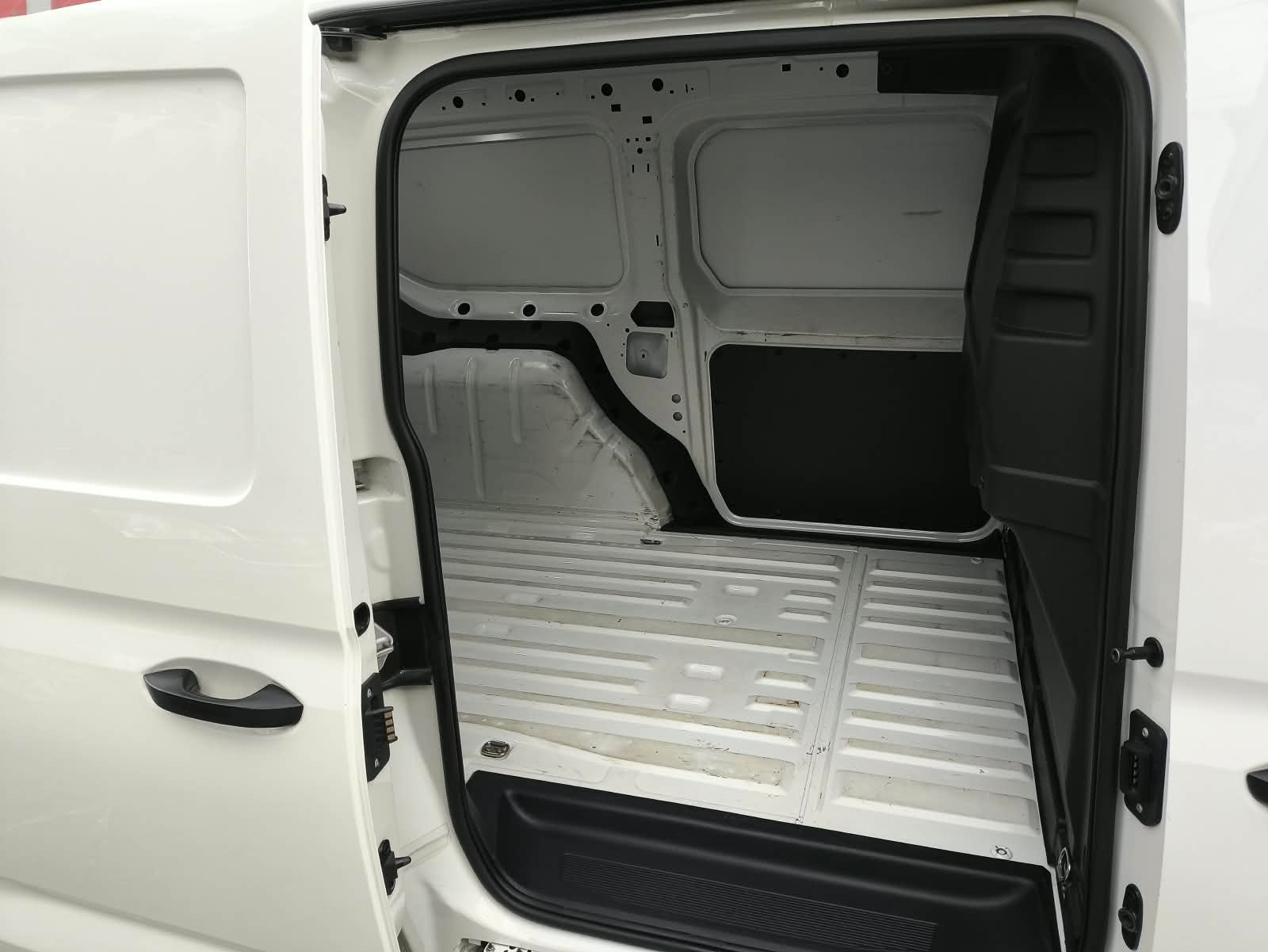 2024 Volkswagen Caddy CARGO VAN MAXI, L4, 2.0L, 110 CP, 5 PUERTAS, STD, AA